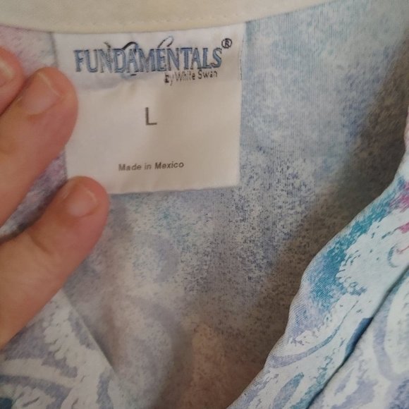 Women's Scrub Top Fundamentals by White Swan , Pastel, Pocket,Leaf Floral, Large - Picture 5 of 5